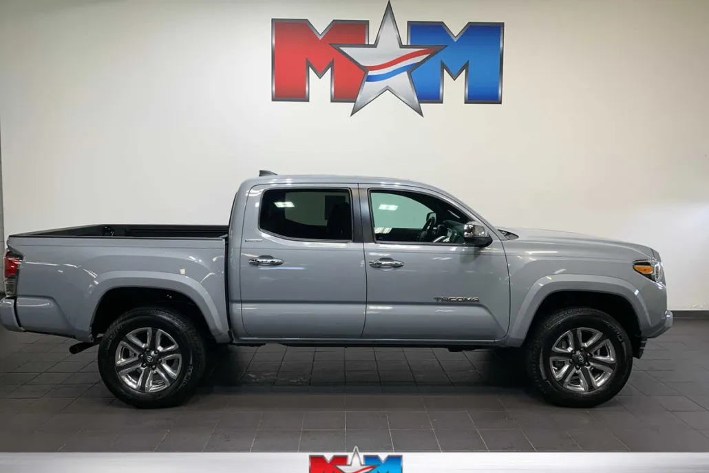 2019 Toyota Tacoma Limited V6 photo 1