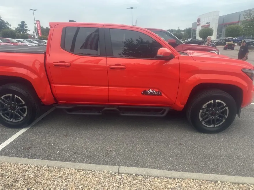 2024 Toyota Tacoma TRD Sport photo 1