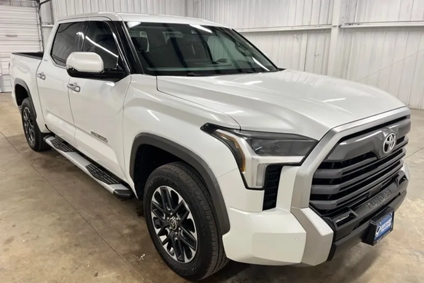 2023 Toyota Tundra Limited photo 1