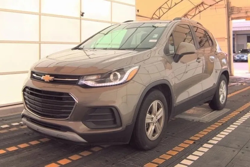 2022 Chevrolet Trax LT photo 1
