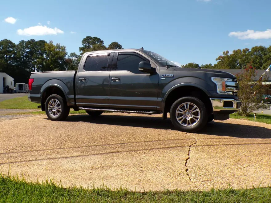 2020 Ford F-150 Lariat photo 1