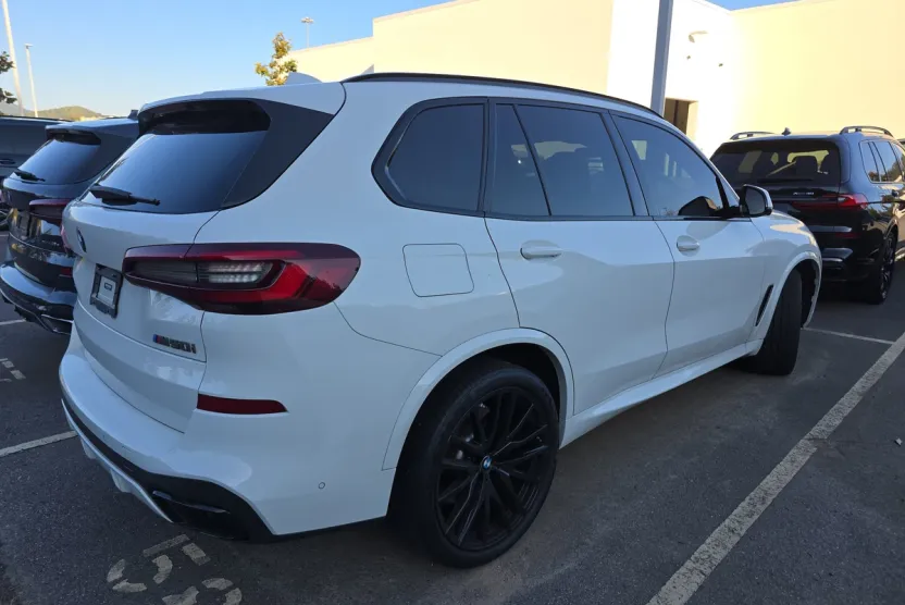 2022 Bmw X5 M50i photo 1