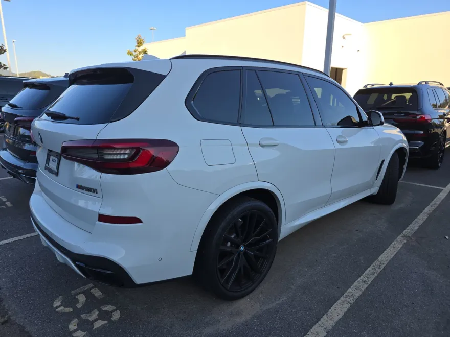 2022 Bmw X5 M50i photo 1