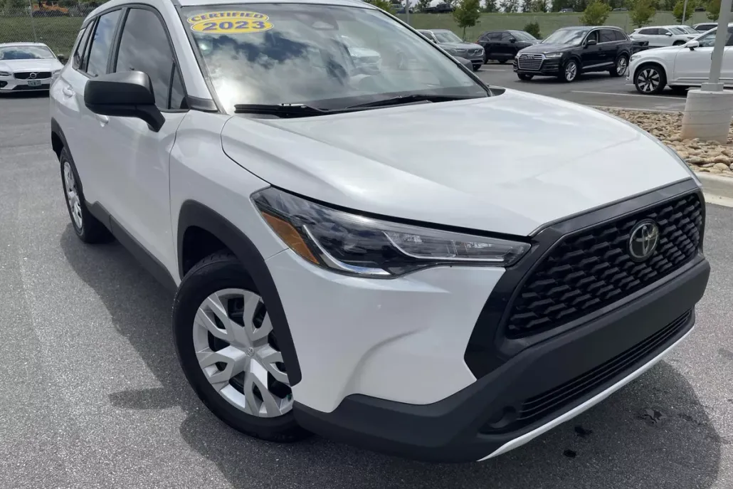 2023 Toyota Corolla Cross L photo 1