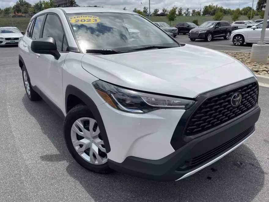 2023 Toyota Corolla Cross L photo 1