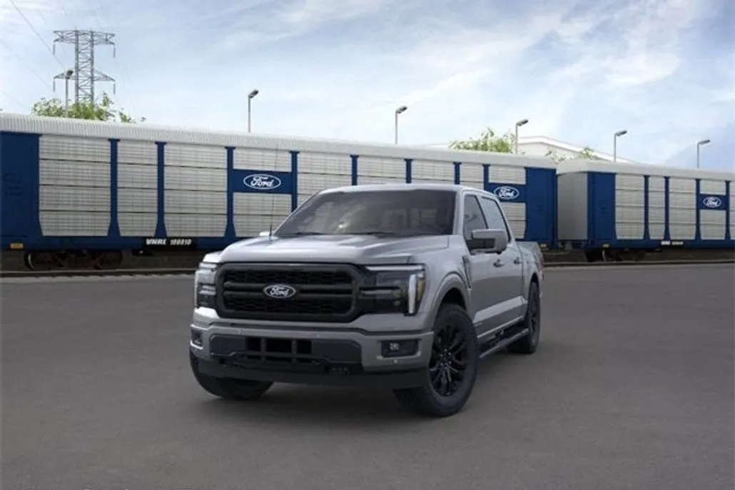 2025 Ford F-150 Lariat photo 1