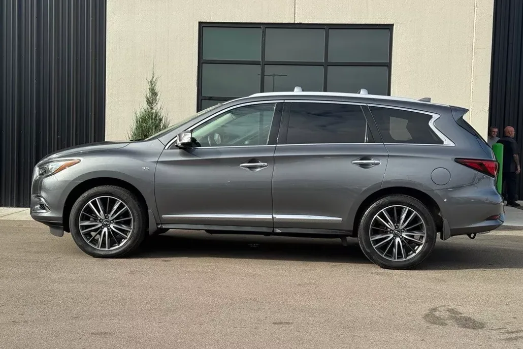 2019 Infiniti QX60 Luxe photo 1