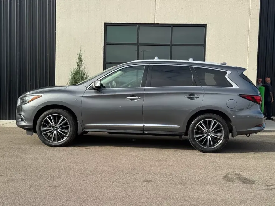 2019 Infiniti QX60 Luxe photo 1
