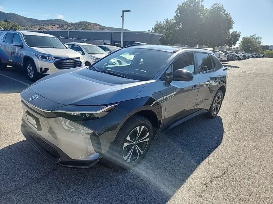 2024 Toyota bZ4X XLE photo 1