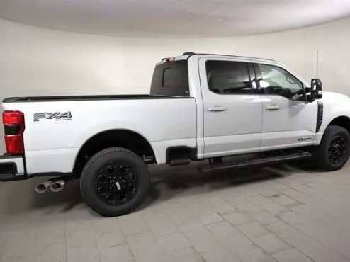 2025 Ford F-250 Lariat photo 4