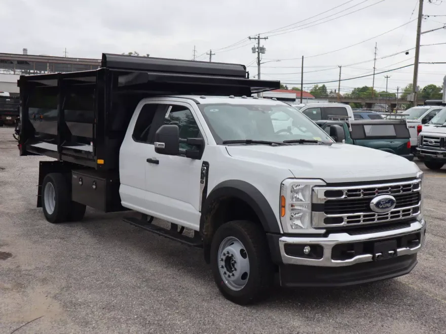2025 Ford F-550 XL photo 1