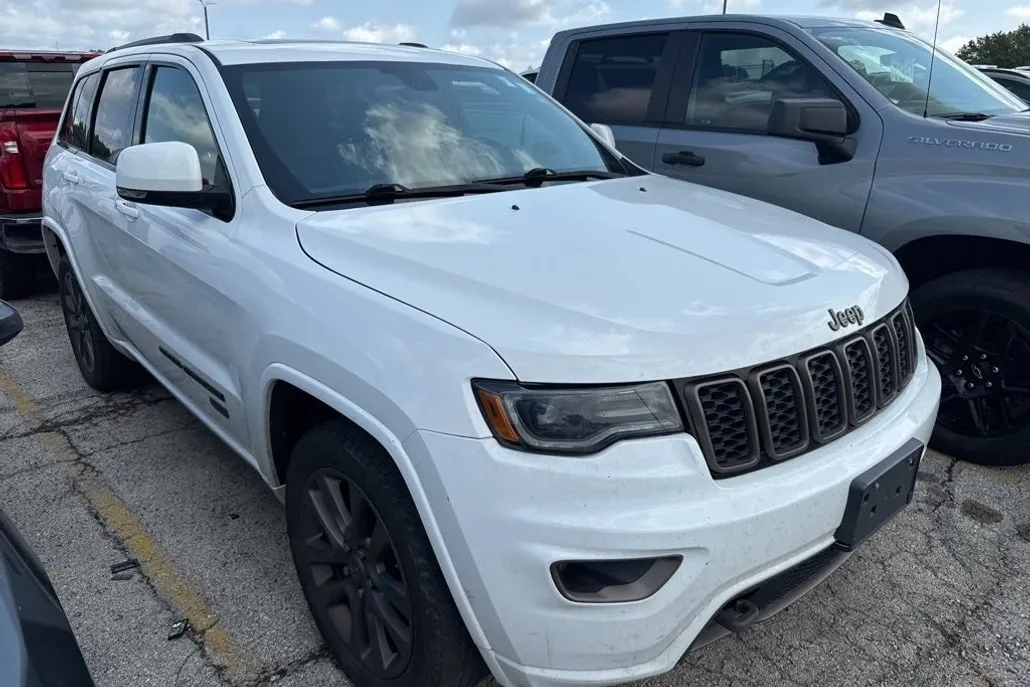 2017 Jeep Grand Cherokee Limited Anniversary Edition photo 1