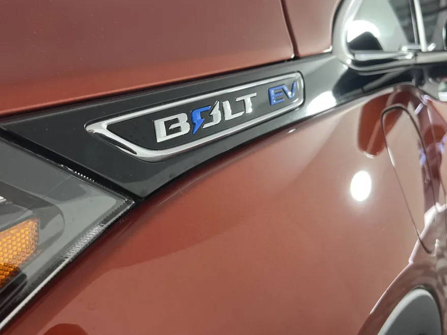 2021 Chevrolet Bolt EV photo 1