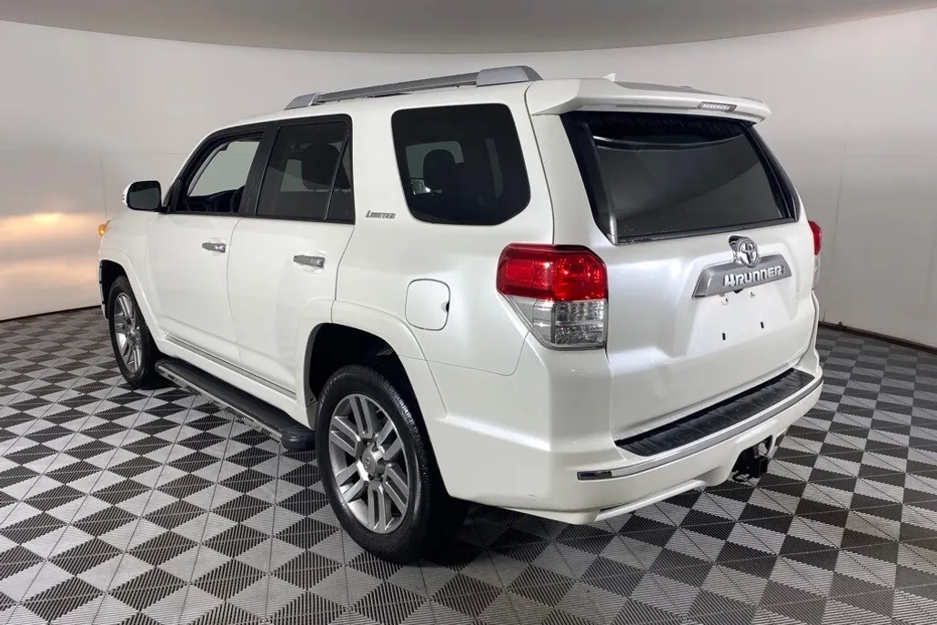 2011 Toyota 4Runner SR5 photo 1