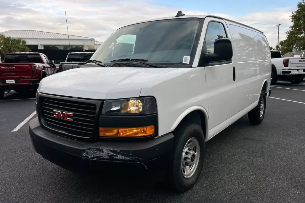 2025 Gmc Savana Cargo 2500 photo 1