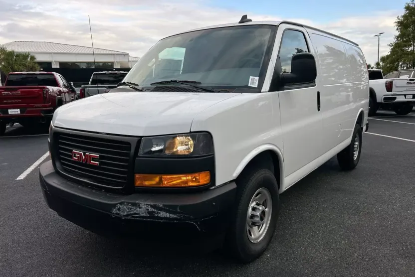 2025 Gmc Savana Cargo 2500 photo 1