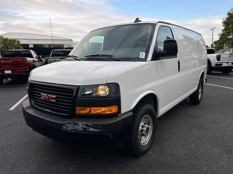 2025 Gmc Savana Cargo 2500 photo 1