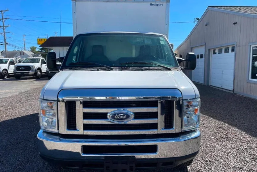 2013 Ford E-350 photo 1