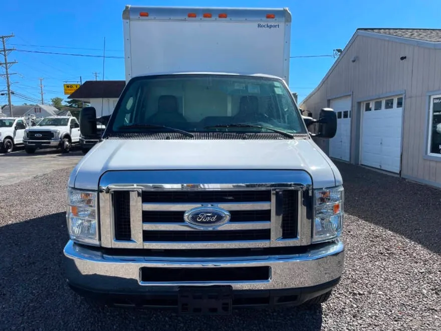 2013 Ford E-350 photo 1
