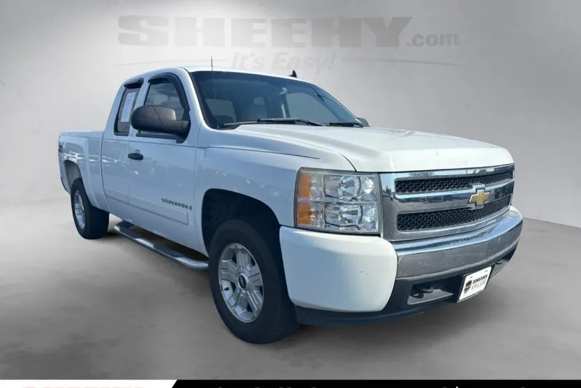 2008 Chevrolet Silverado 1500 LT photo 1