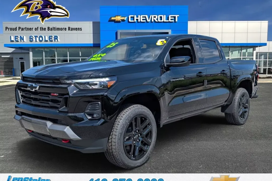 2025 Chevrolet Colorado Z71 photo 1