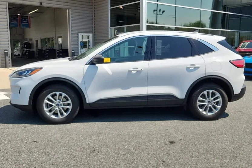 2022 Ford Escape SE photo 1