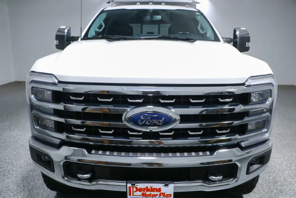2023 Ford F-250 Lariat photo 1