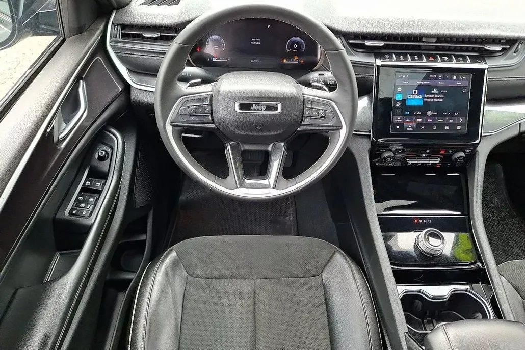 2023 Jeep Grand Cherokee Altitude photo 1