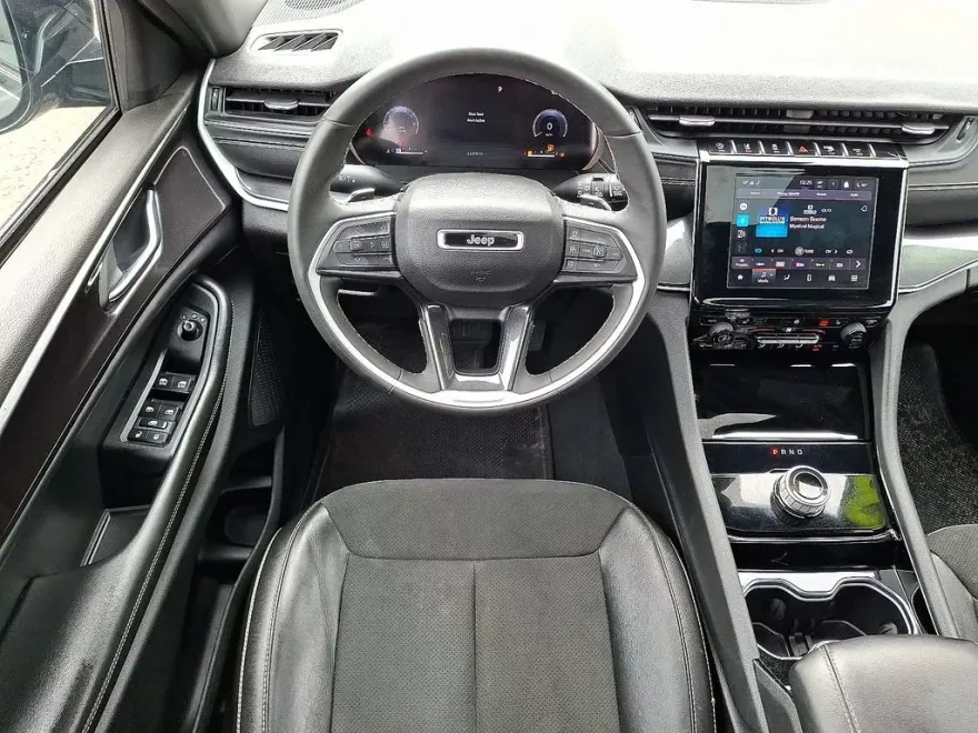 2023 Jeep Grand Cherokee Altitude photo 1