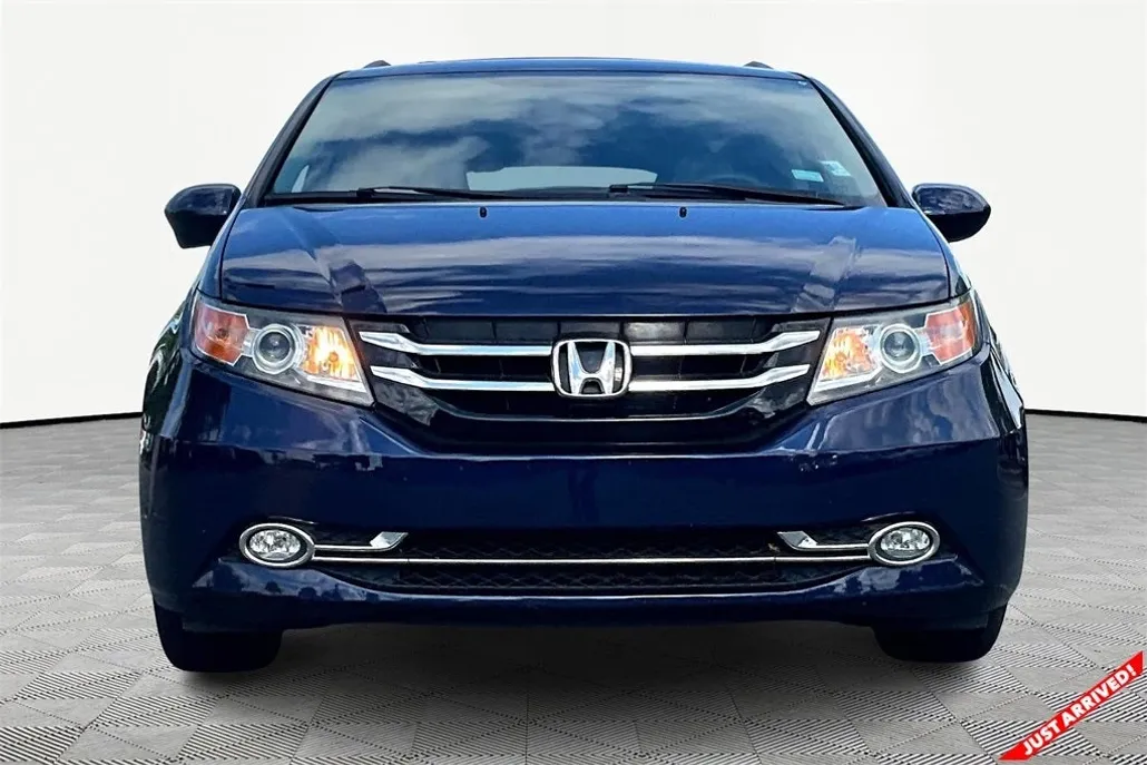 2016 Honda Odyssey SE photo 1