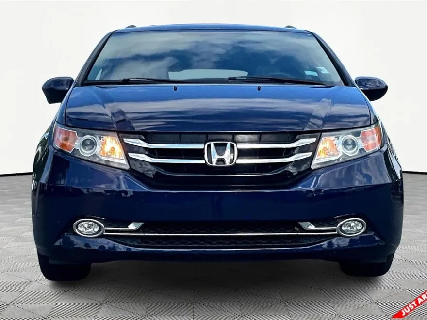 2016 Honda Odyssey SE photo 1