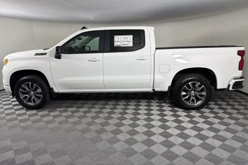 2025 Chevrolet Silverado 1500 RST photo 2