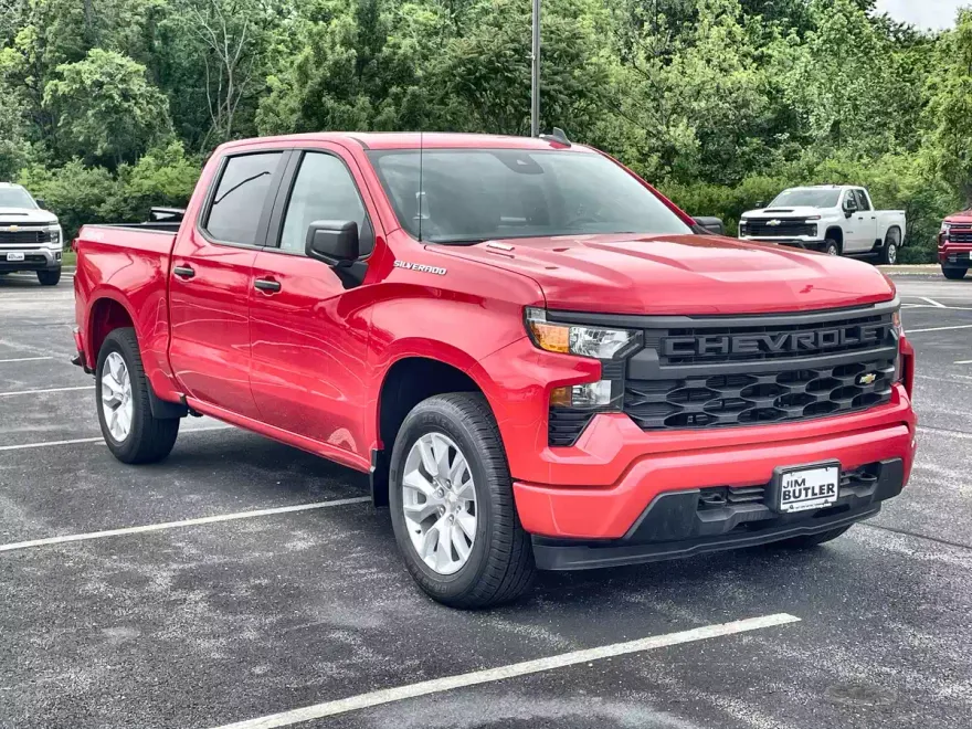 2025 Chevrolet Silverado 1500 Custom photo 1