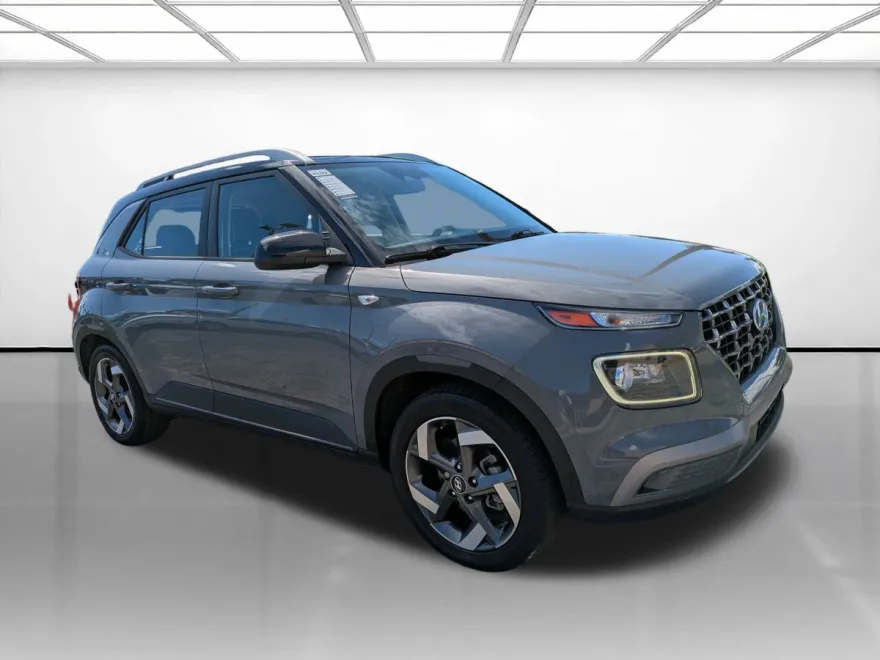 2023 Hyundai Venue Limited photo 1
