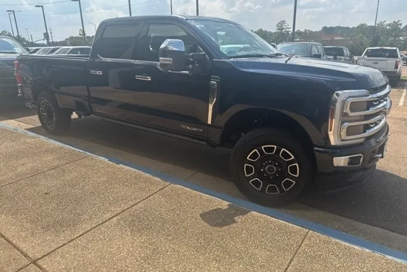 2024 Ford F-350 Platinum photo 1