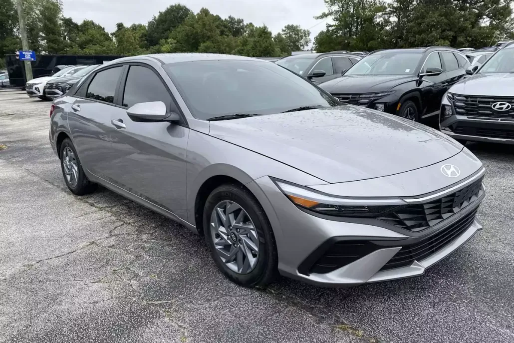 2025 Hyundai Elantra Hybrid Blue photo 1