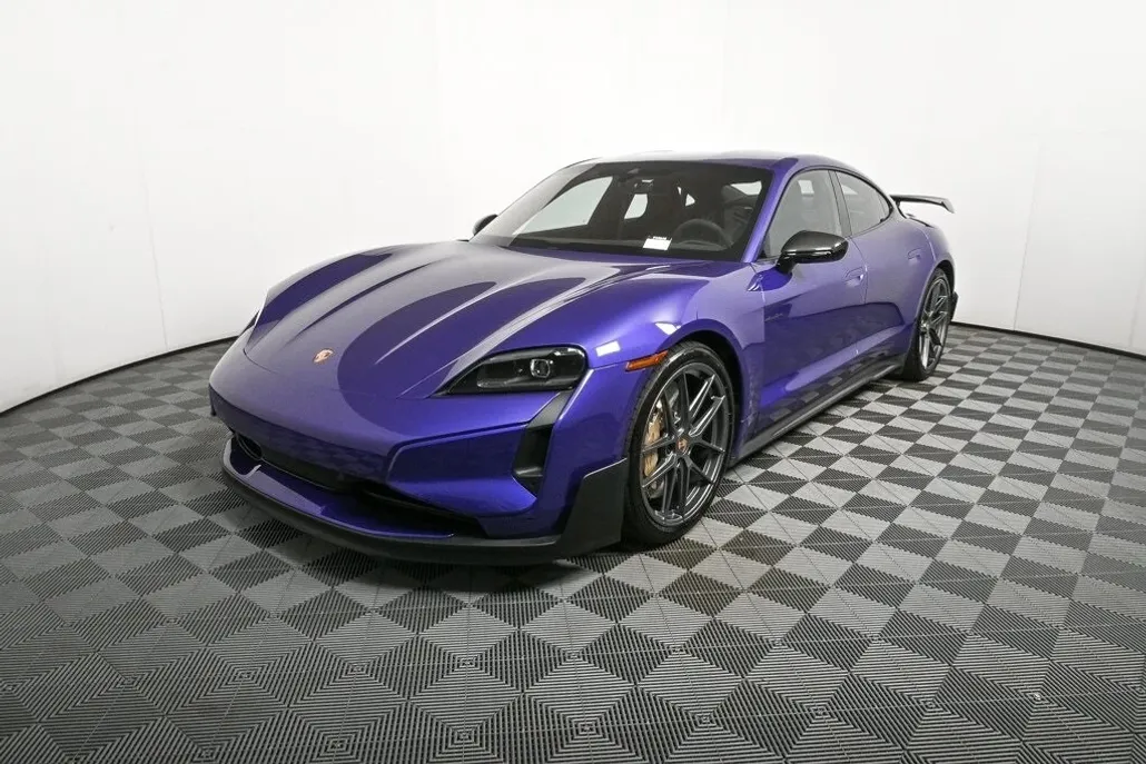 2025 Porsche Taycan Turbo GT photo 1