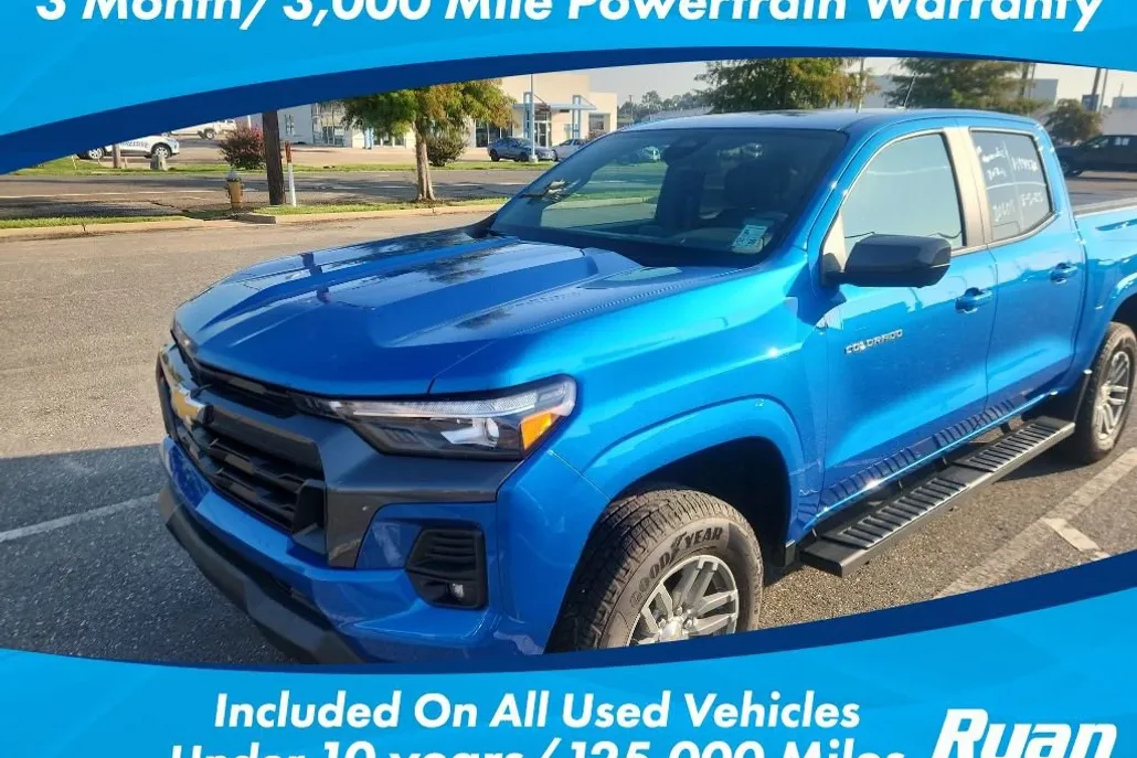 2024 Chevrolet Colorado LT photo 1