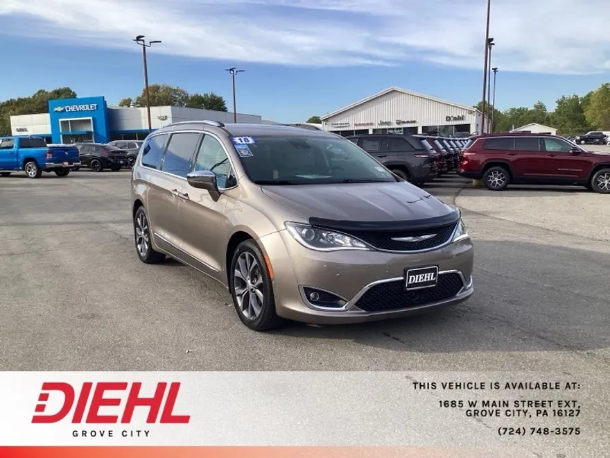 2018 Chrysler Pacifica Limited photo 1