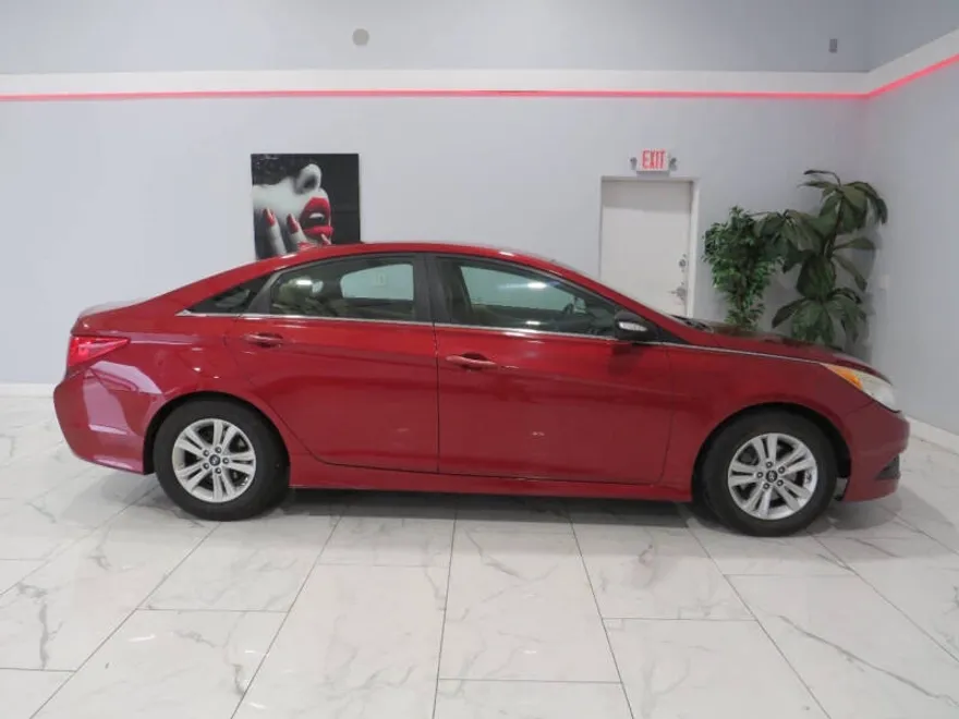 2014 Hyundai Sonata GLS photo 1