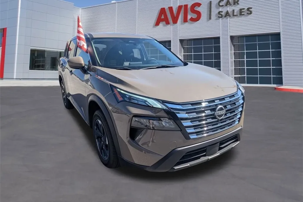 2024 Nissan Rogue SV photo 1
