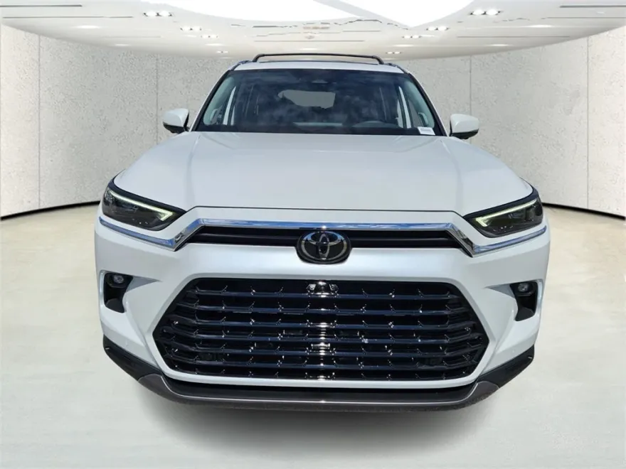 2025 Toyota Grand Highlander Limited photo 1