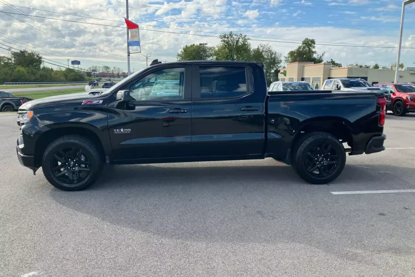 2022 Chevrolet Silverado 1500 RST photo 1