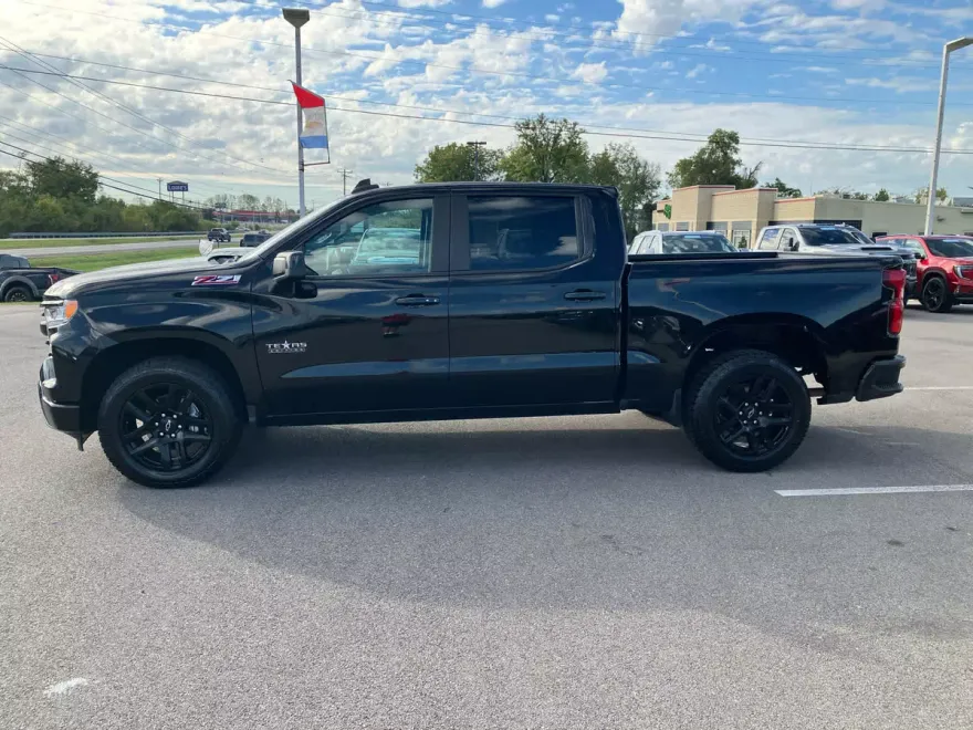 2022 Chevrolet Silverado 1500 RST photo 1