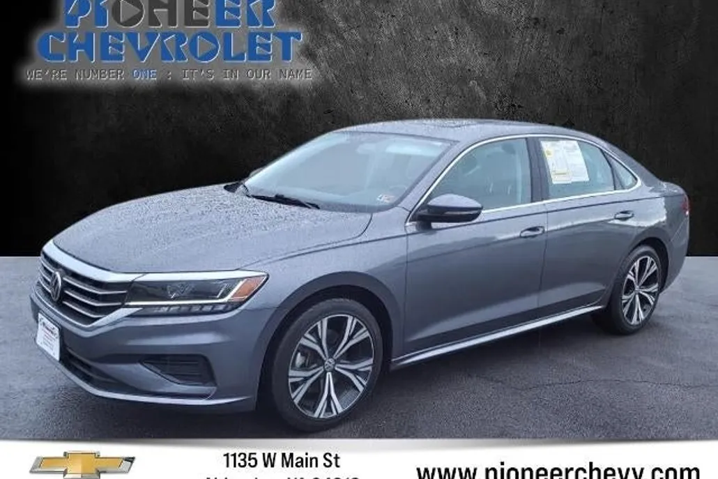 2021 Volkswagen Passat 2.0T SE photo 1
