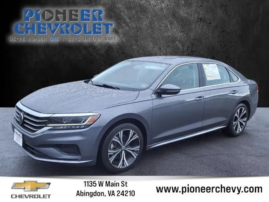 2021 Volkswagen Passat 2.0T SE photo 1