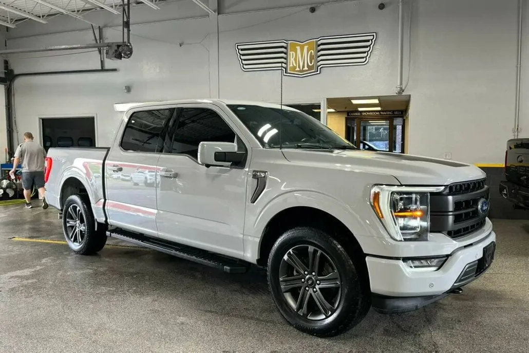 2023 Ford F-150 Lariat photo 1