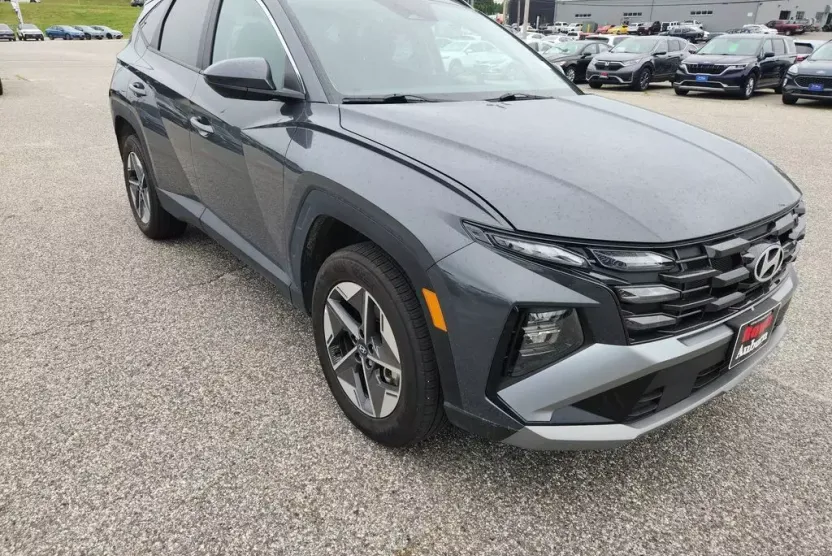 2025 Hyundai Tucson SEL photo 1