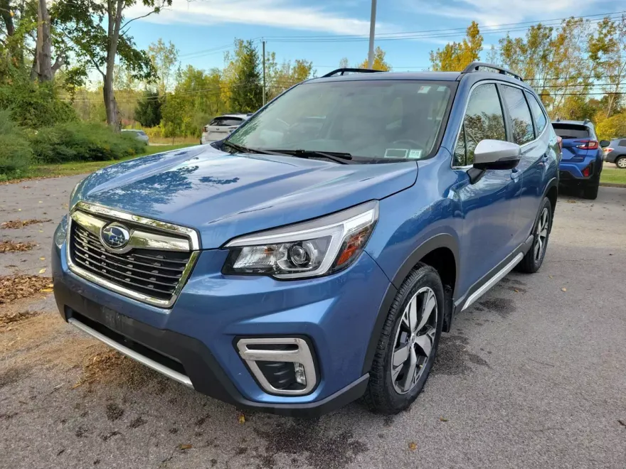 2020 Subaru Forester Touring photo 1