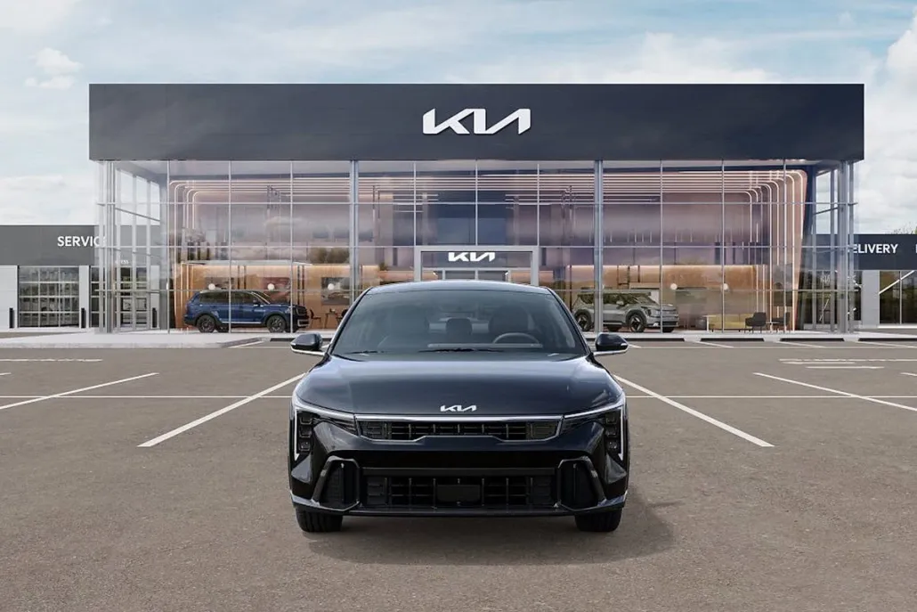 2025 Kia K4 GT-Line photo 1